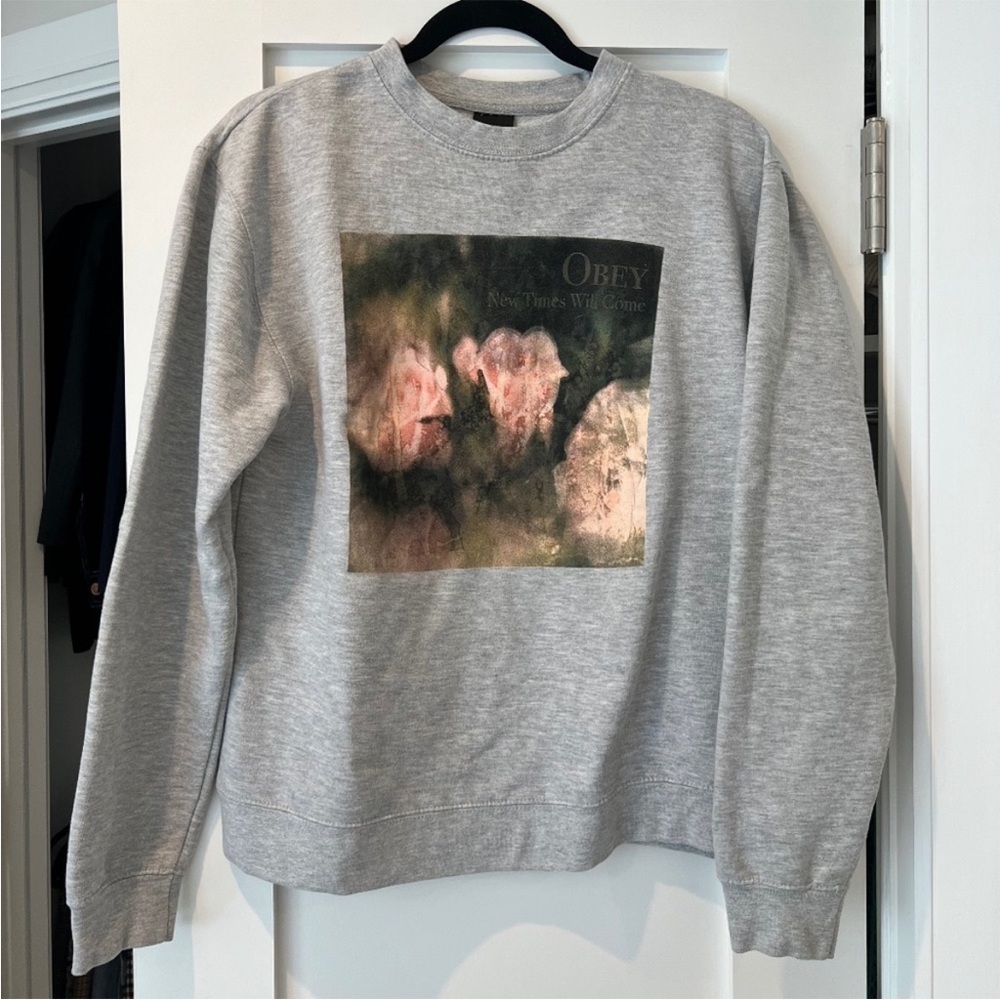 Obey Gray Floral New Times Will Come Crewneck Sweater Sweatshirt [Small]